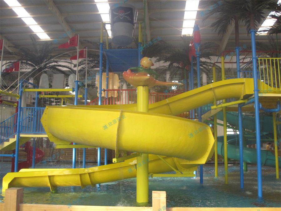 室內(nèi)水上樂園中型水寨制作案例