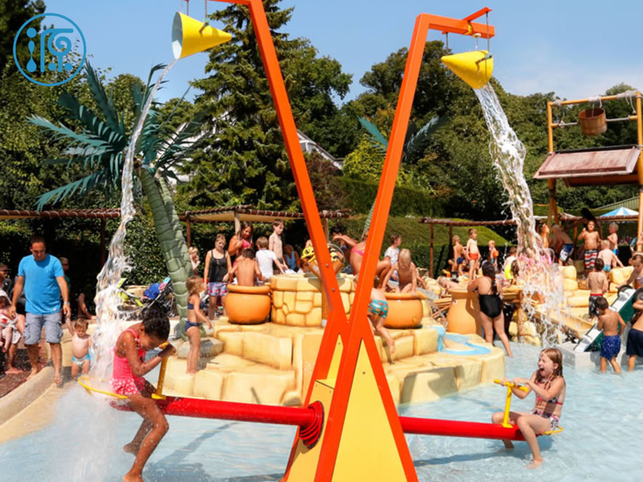 倒水桶蹺蹺板|戲水小品